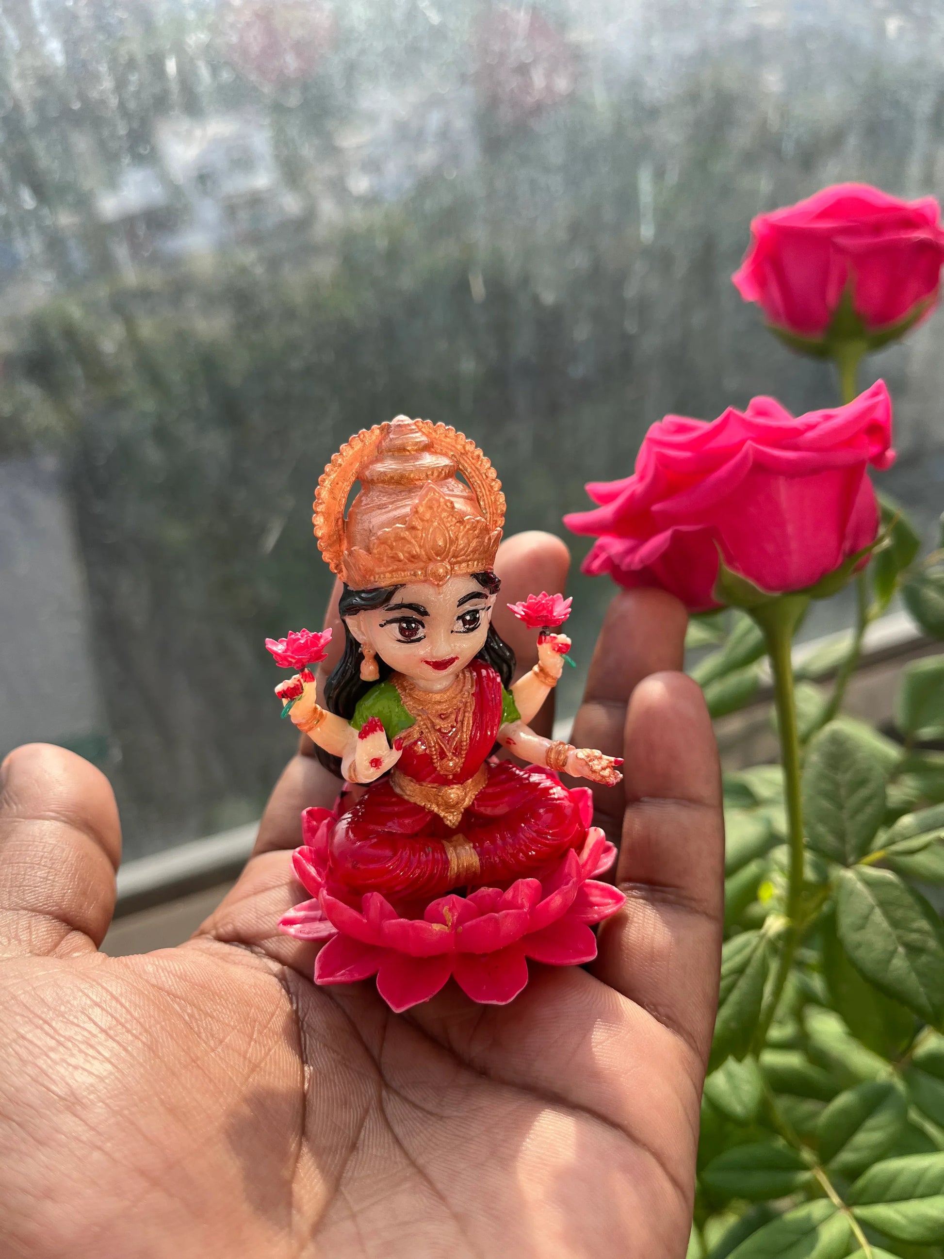 3D Printed Goddess Lakshmi Idol – Lotus Base | Home & Car Dashboard Decor | Zeeneeds Exclusive - Zeeneeds