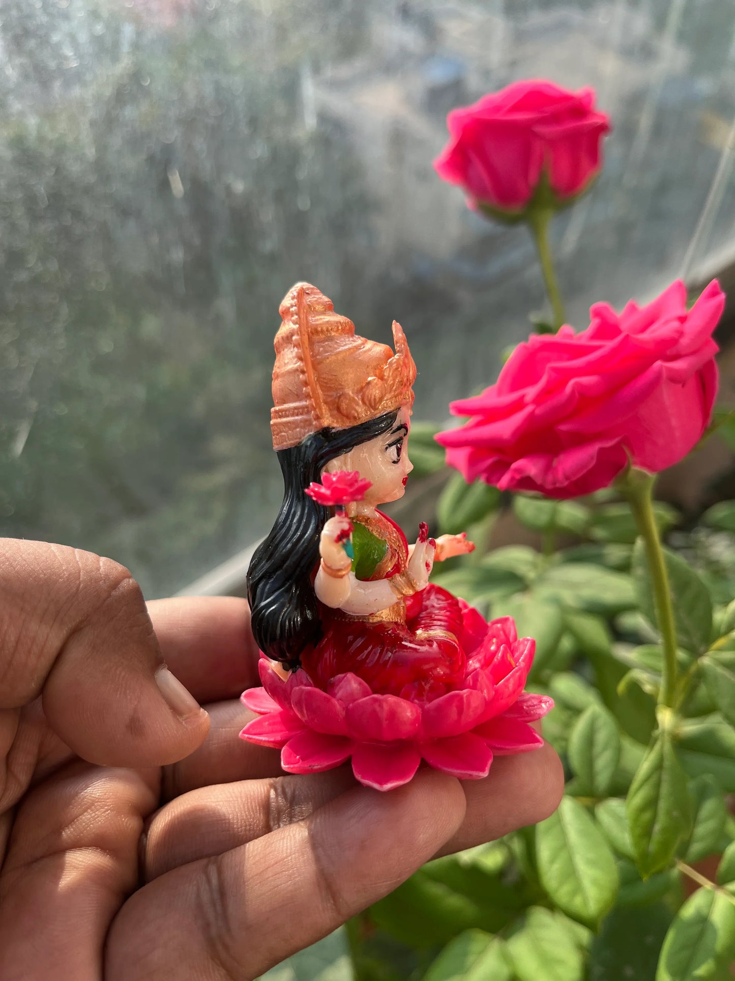 3D Printed Goddess Lakshmi Idol – Lotus Base | Home & Car Dashboard Decor | Zeeneeds Exclusive - Zeeneeds